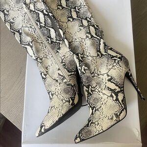 Steve Madden Dominique Thigh High Snake Boots Stiletto Heel Size 9 Brand New!!